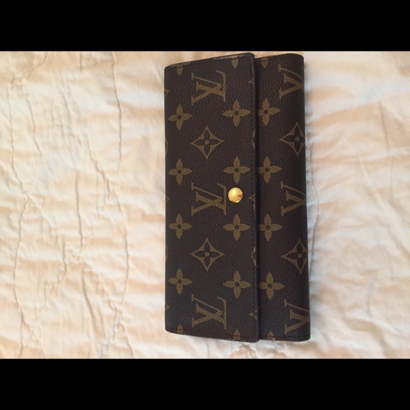 Wallet - Picture 1 of 6